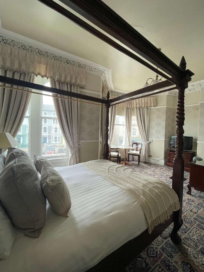 Montclare Hotel 3*